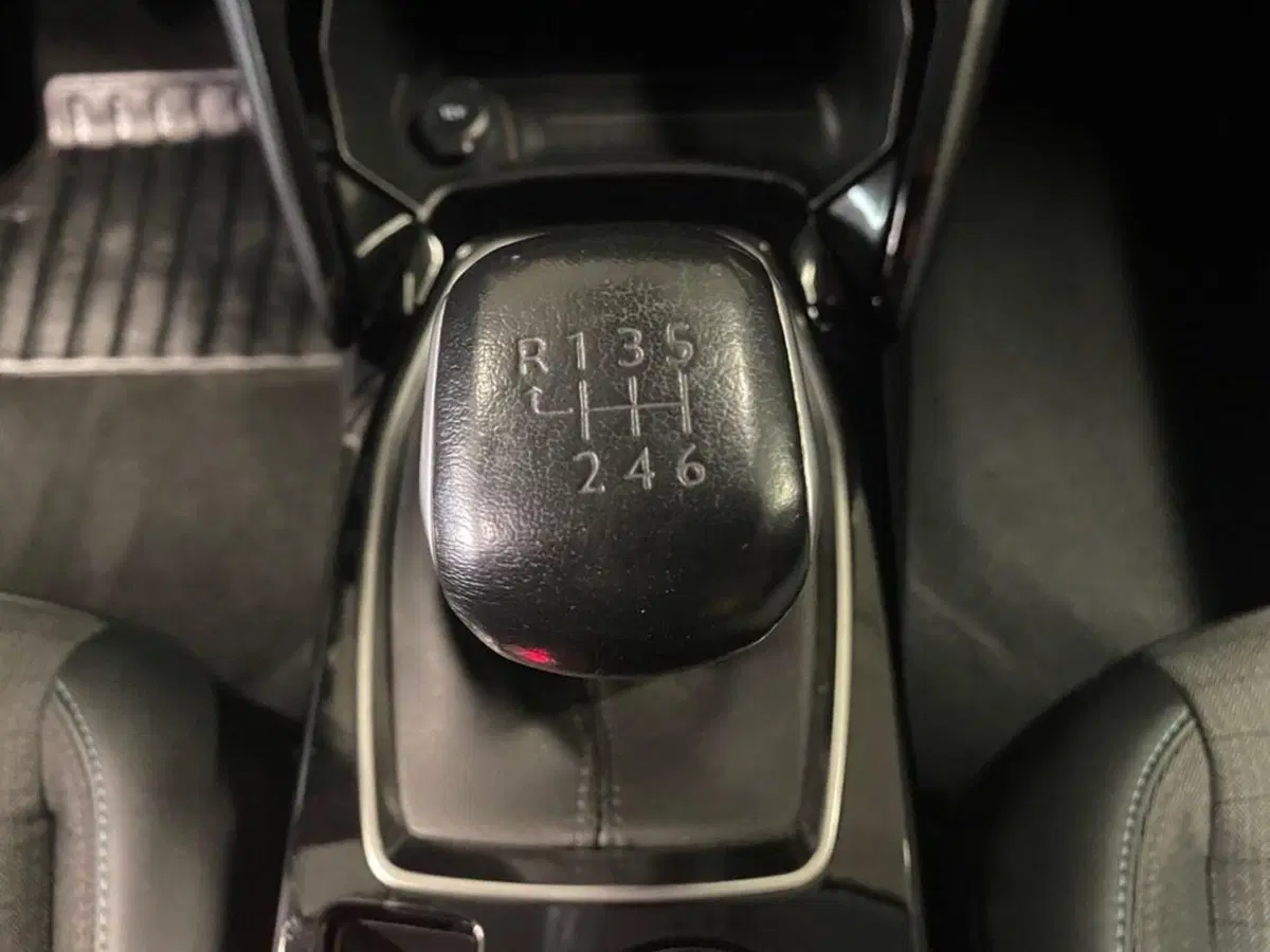 Peugeot 208 usata a Torino (12)