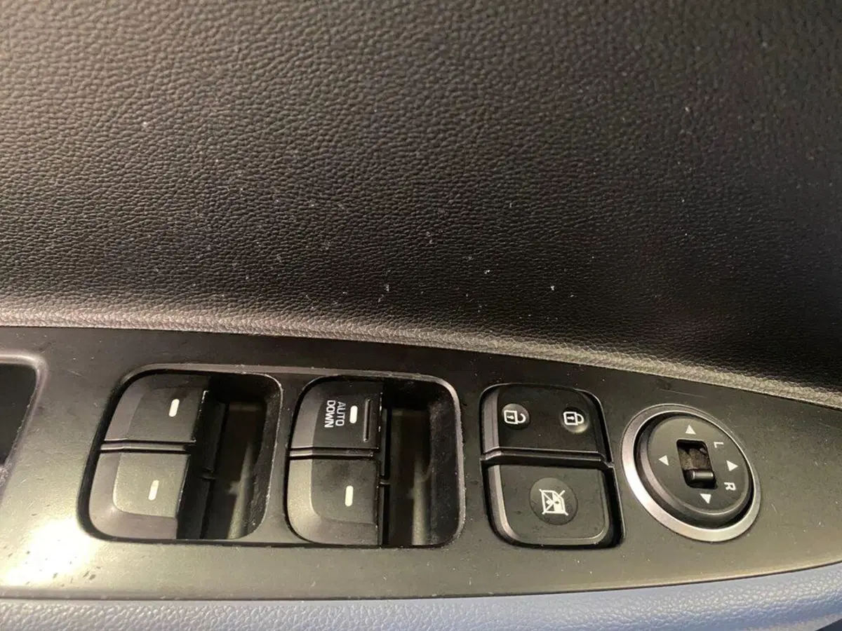 Hyundai i10 usata a Torino (12)