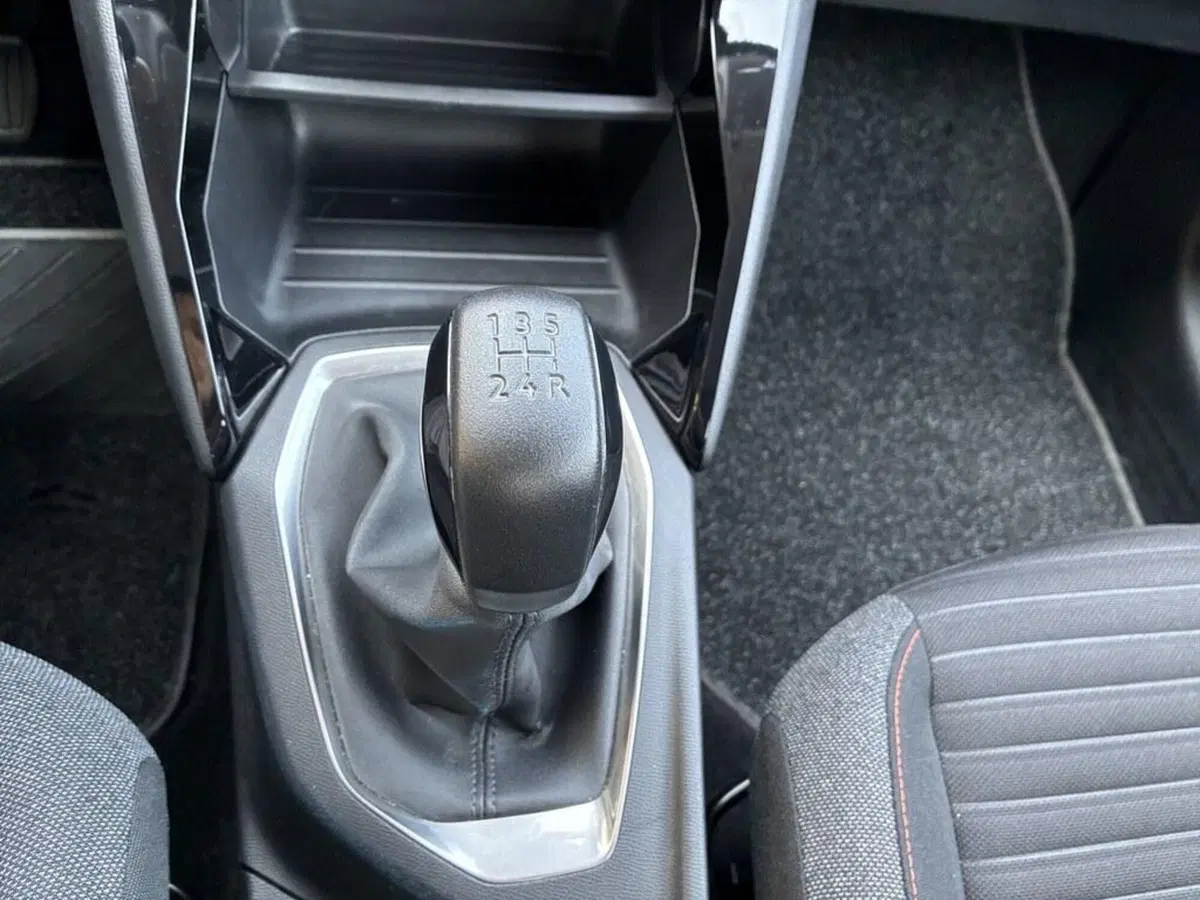 Peugeot 208 usata a Torino (12)