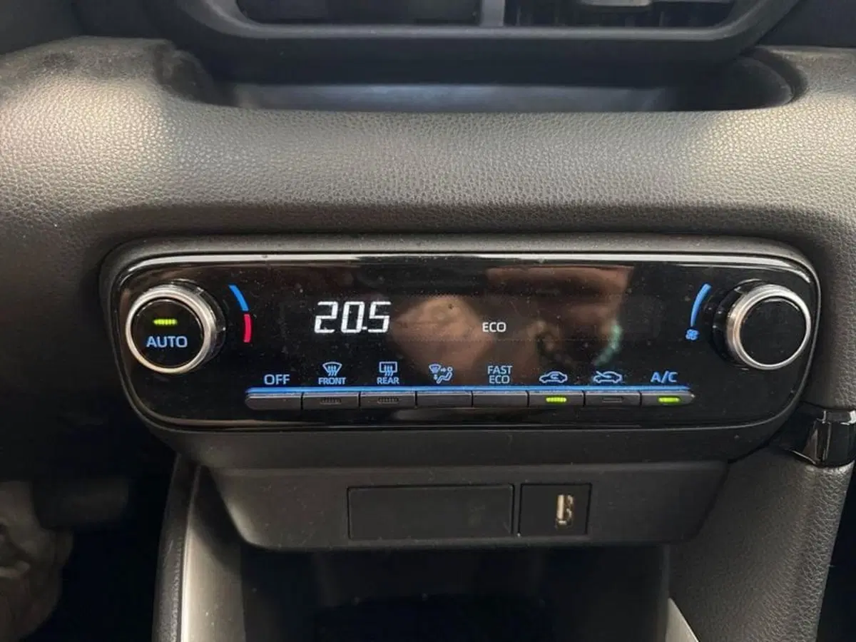 Toyota Yaris usata a Prato (18)