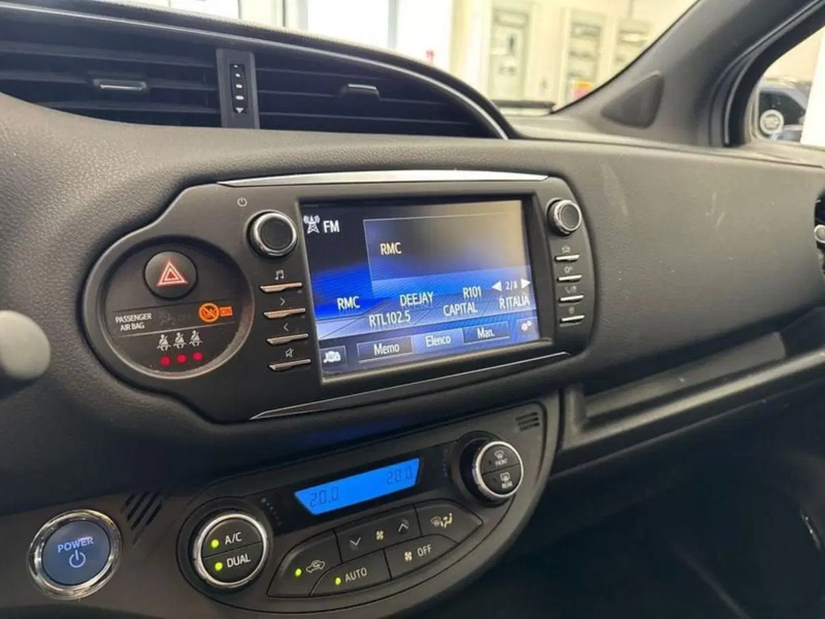 Toyota Yaris usata a Prato (11)