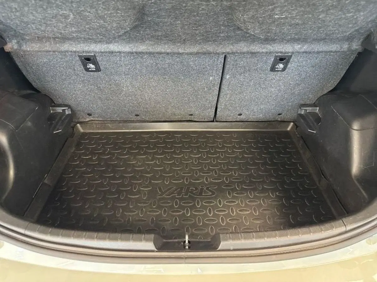 Toyota Yaris usata a Prato (15)