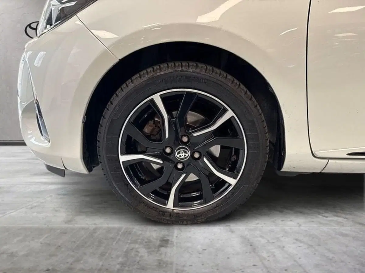 Toyota Yaris usata a Prato (8)