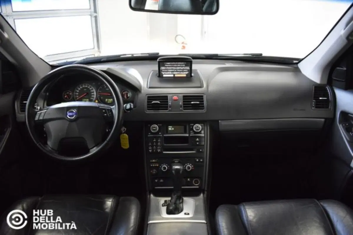 Volvo XC90 usata a Perugia (10)