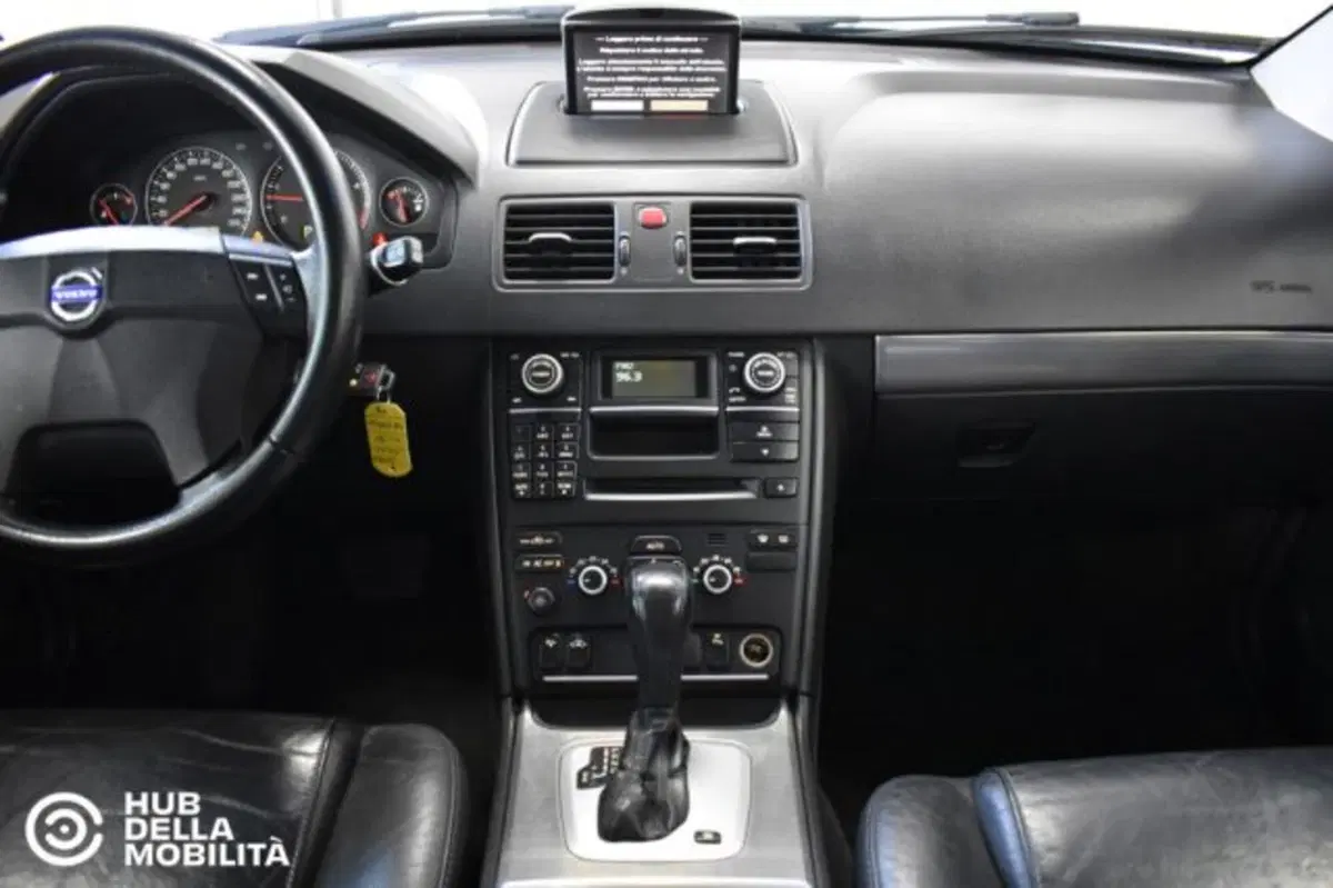 Volvo XC90 usata a Perugia (11)