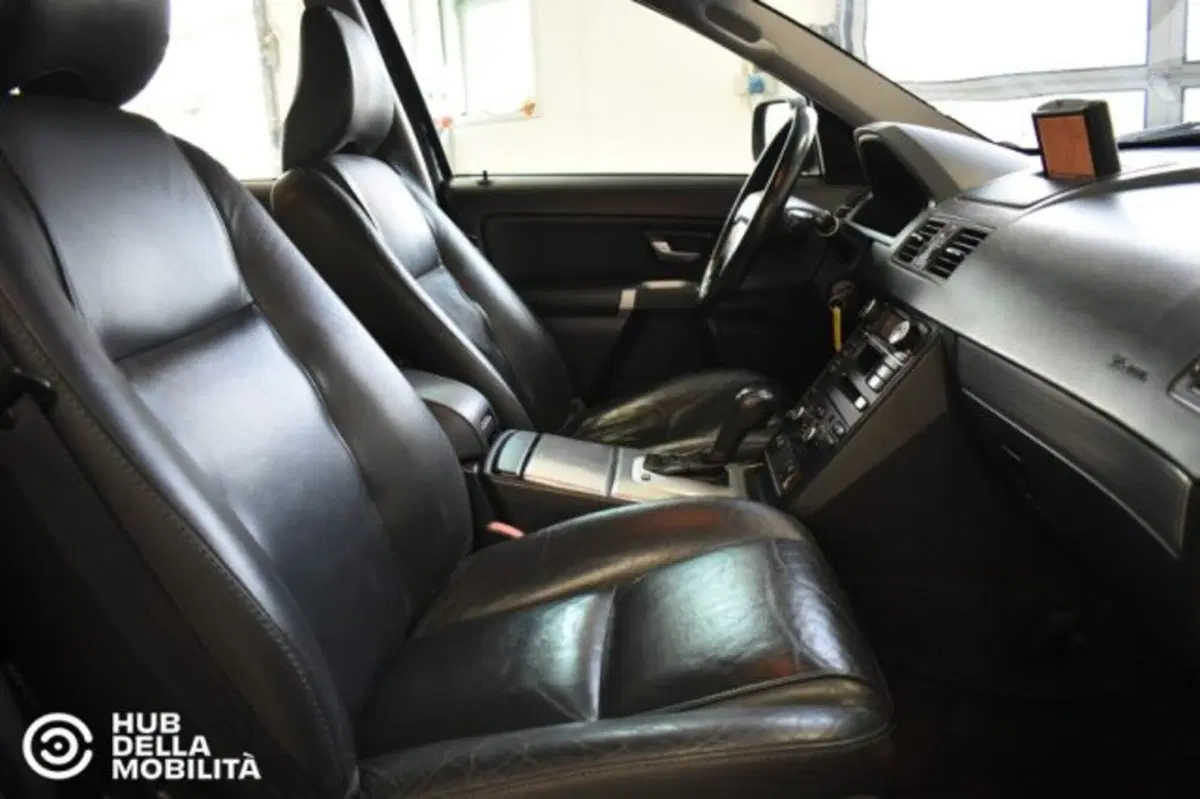 Volvo XC90 usata a Perugia (19)