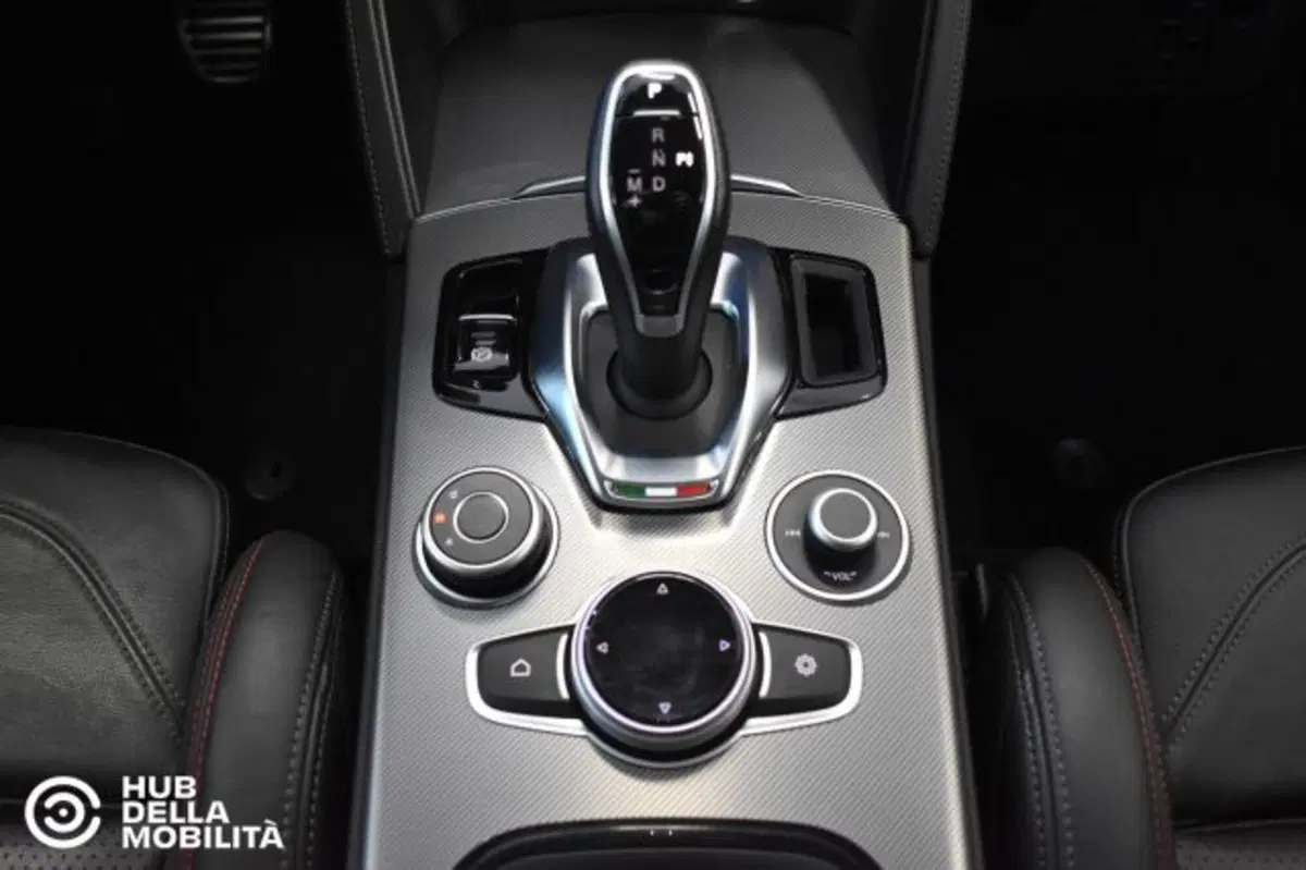 Alfa Romeo Stelvio usata a Perugia (11)
