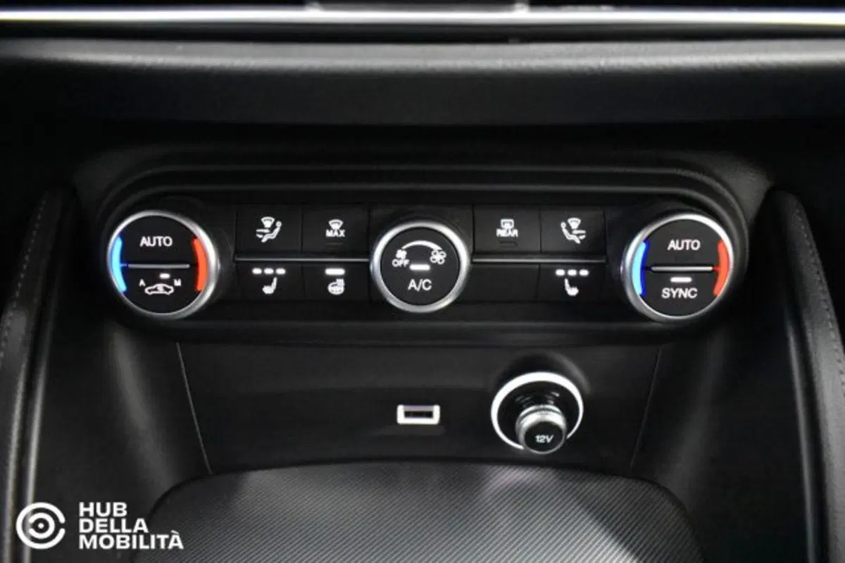 Alfa Romeo Stelvio usata a Perugia (12)