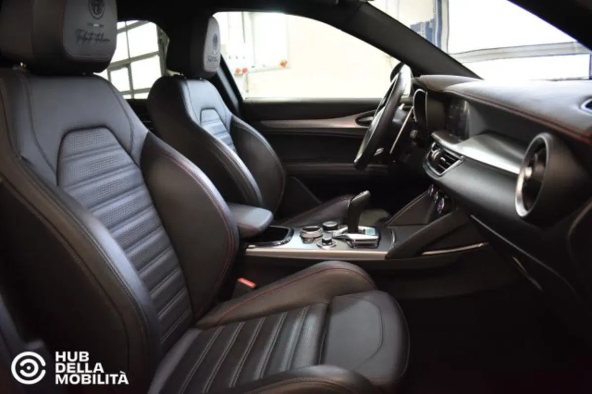 Alfa Romeo Stelvio usata a Perugia (19)
