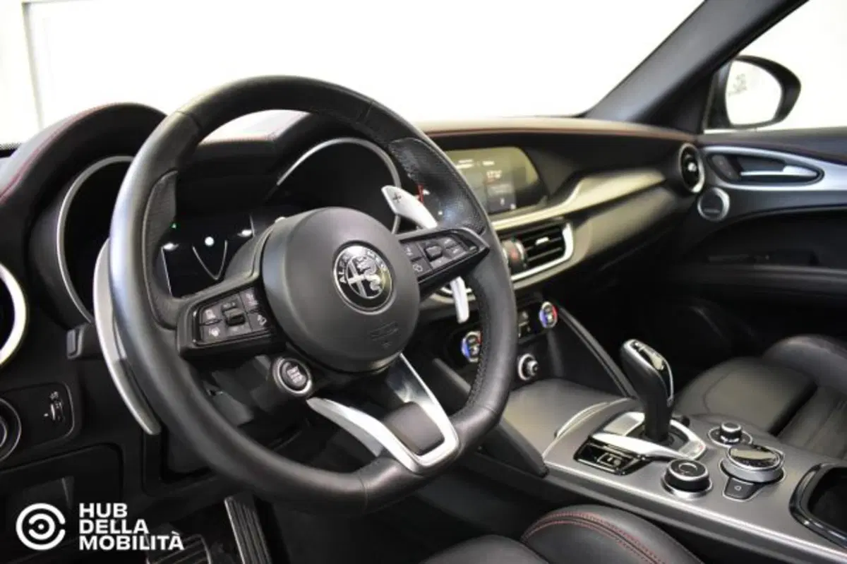 Alfa Romeo Stelvio usata a Perugia (20)