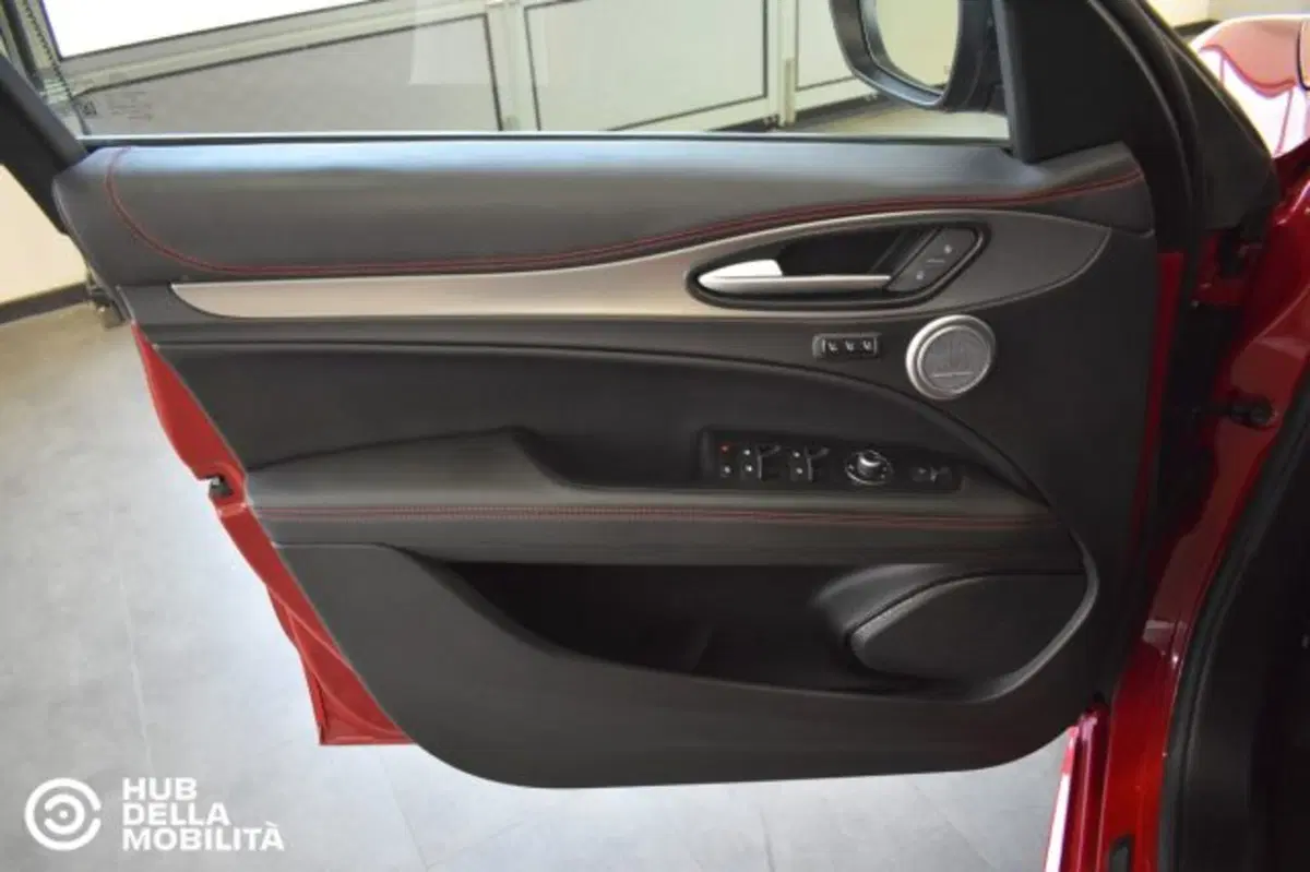 Alfa Romeo Stelvio usata a Perugia (6)
