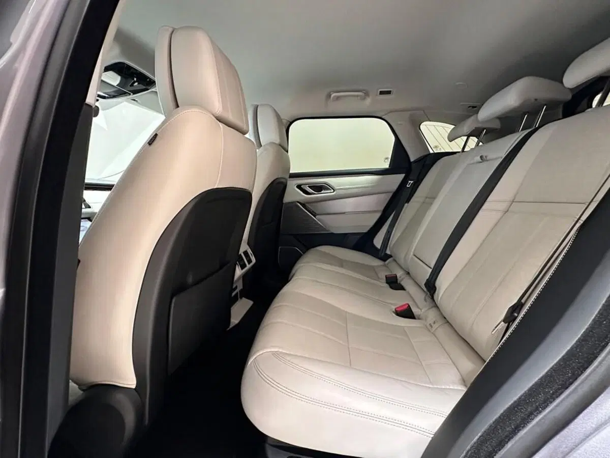 Land Rover Range Rover Velar usata a Varese (11)