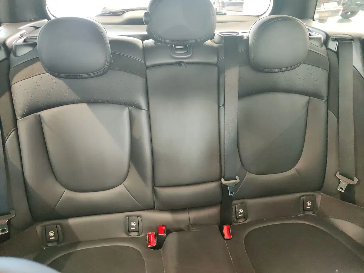 MINI Mini Clubman usata a Teramo (13)