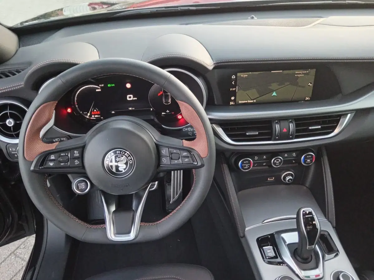 Alfa Romeo Stelvio nuova a Alessandria (16)