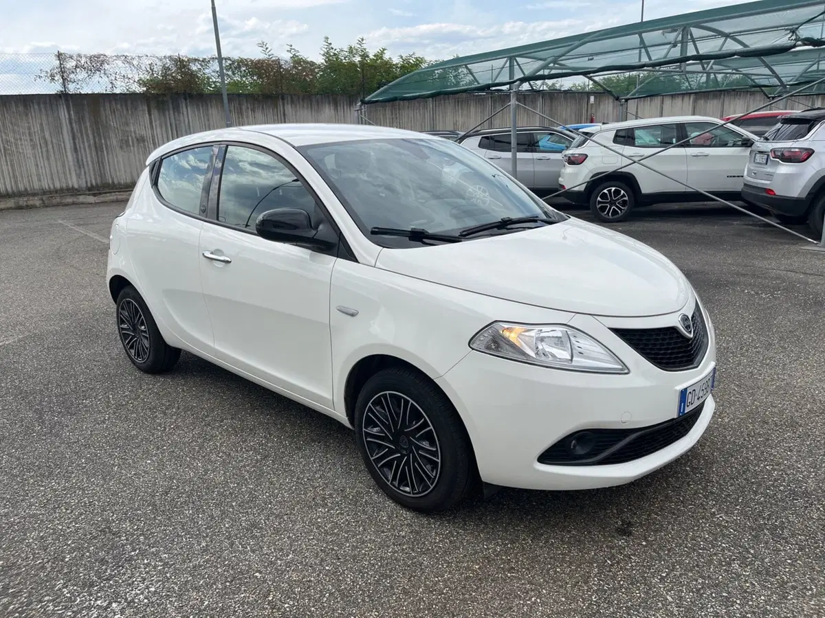 Lancia Ypsilon usata a Torino (3)