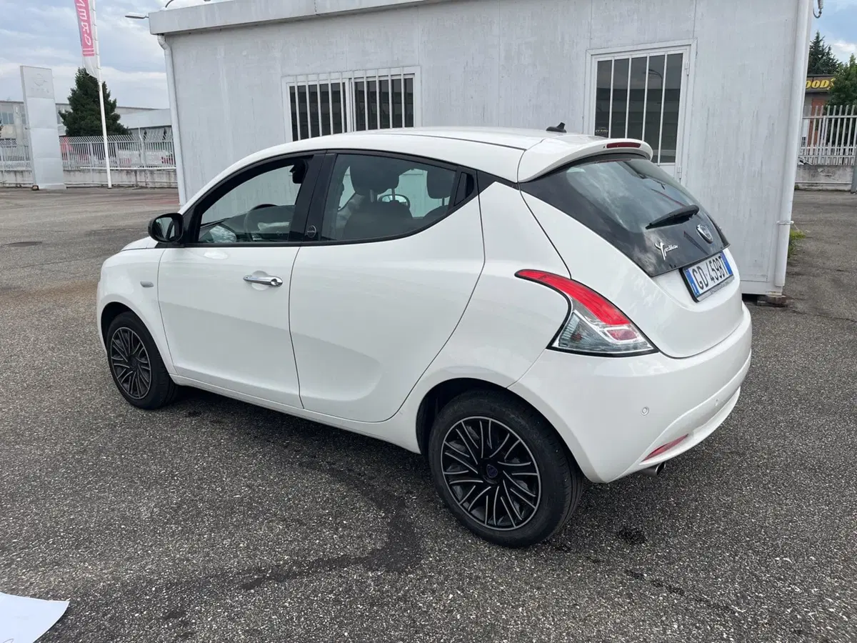 Lancia Ypsilon usata a Torino (6)