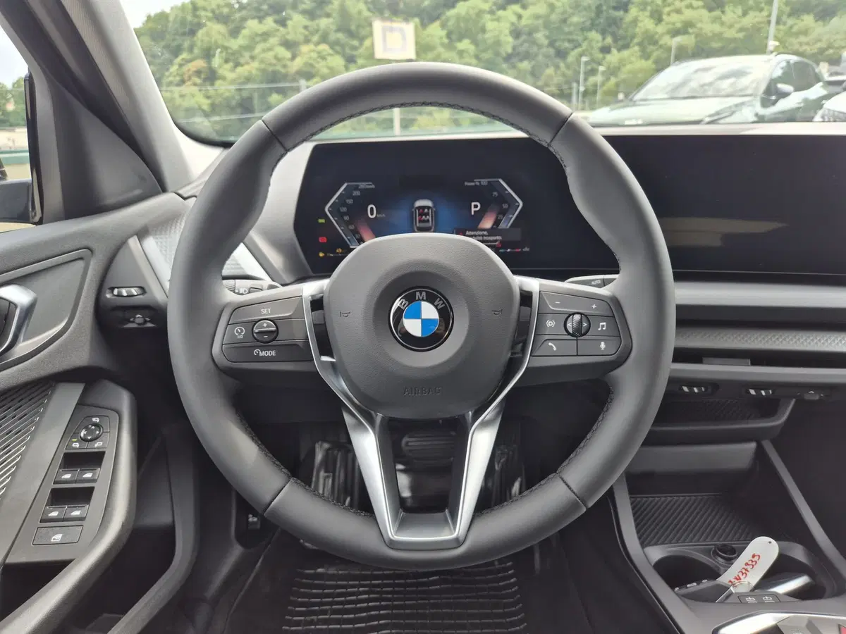 BMW Serie 1 nuova a Genova (14)
