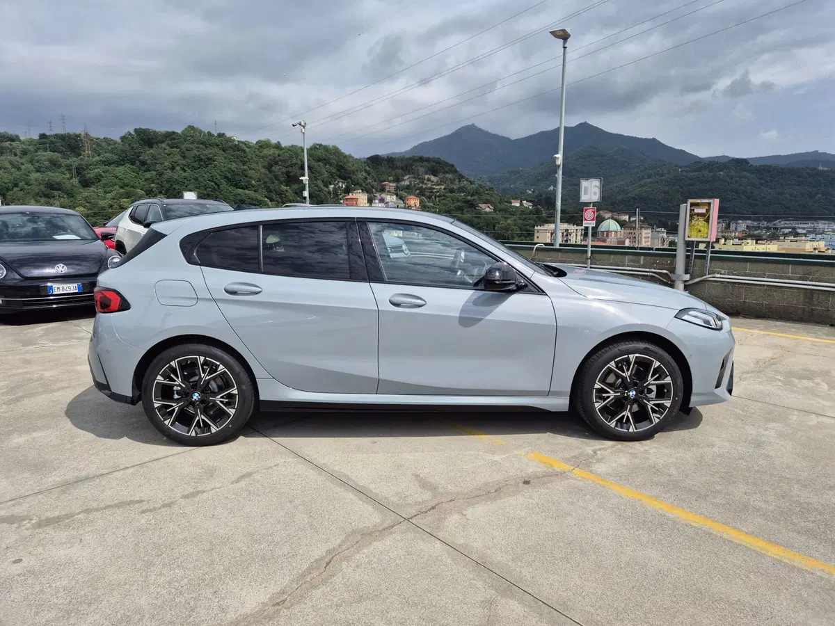 BMW Serie 1 nuova a Genova (5)