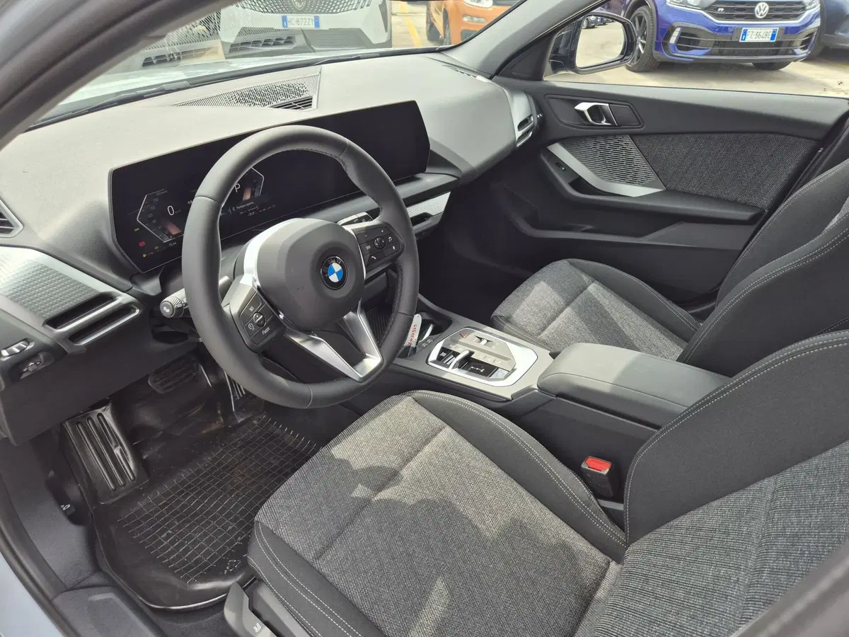 BMW Serie 1 nuova a Genova (6)