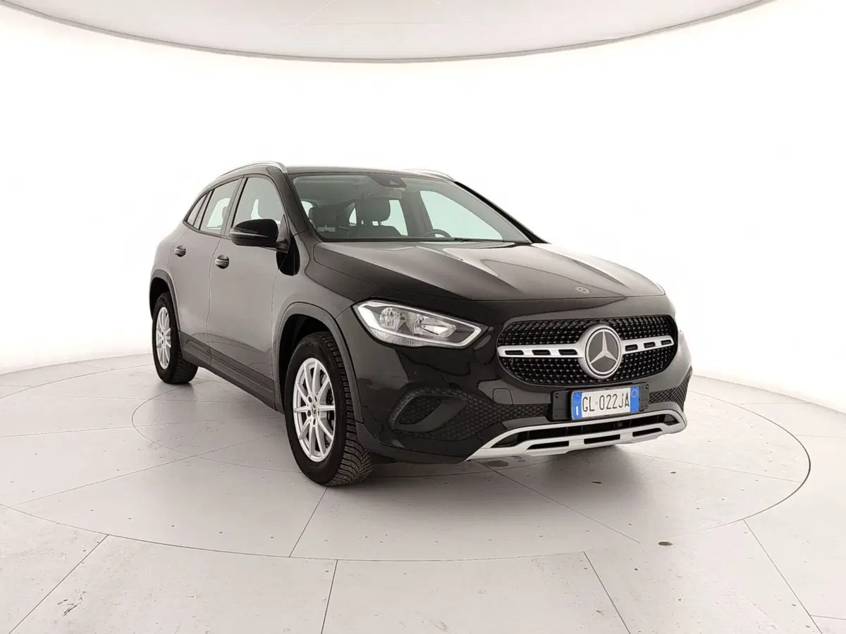 Mercedes-Benz GLA SUV usata a Caserta