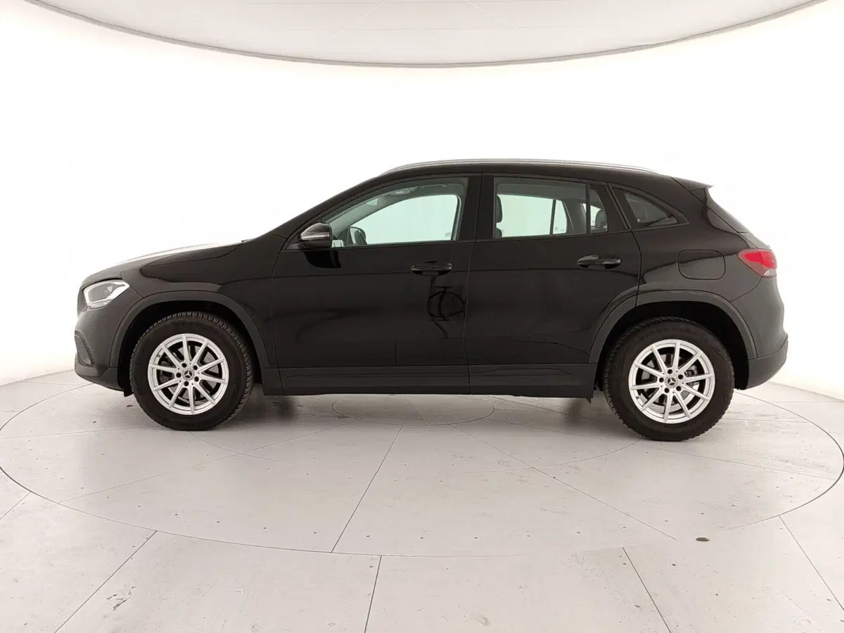 Mercedes-Benz GLA SUV usata a Caserta (7)