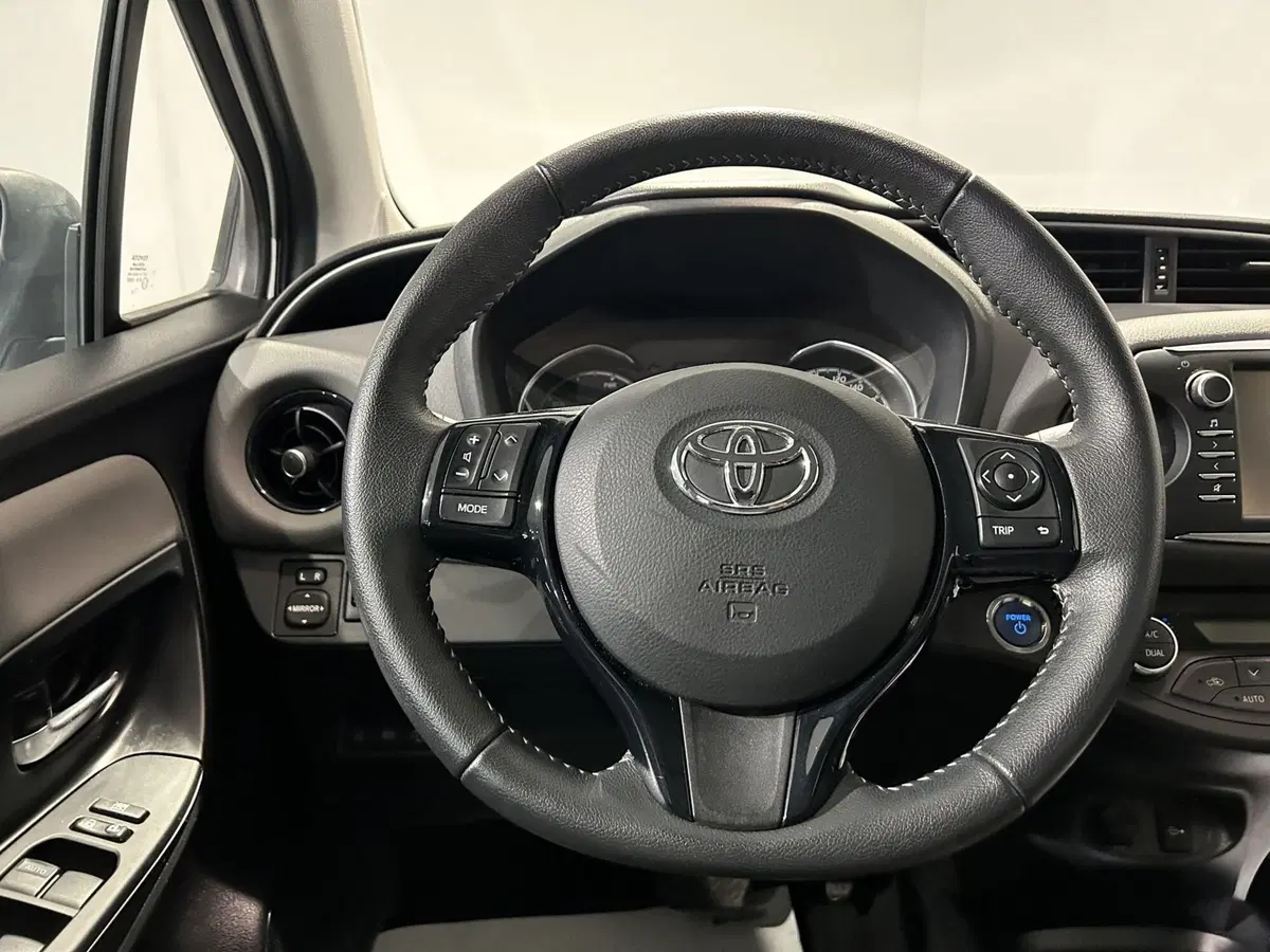 Toyota Yaris usata a Milano (7)
