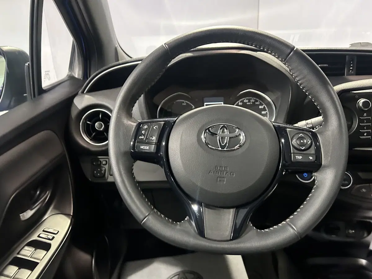 Toyota Yaris usata a Milano (10)