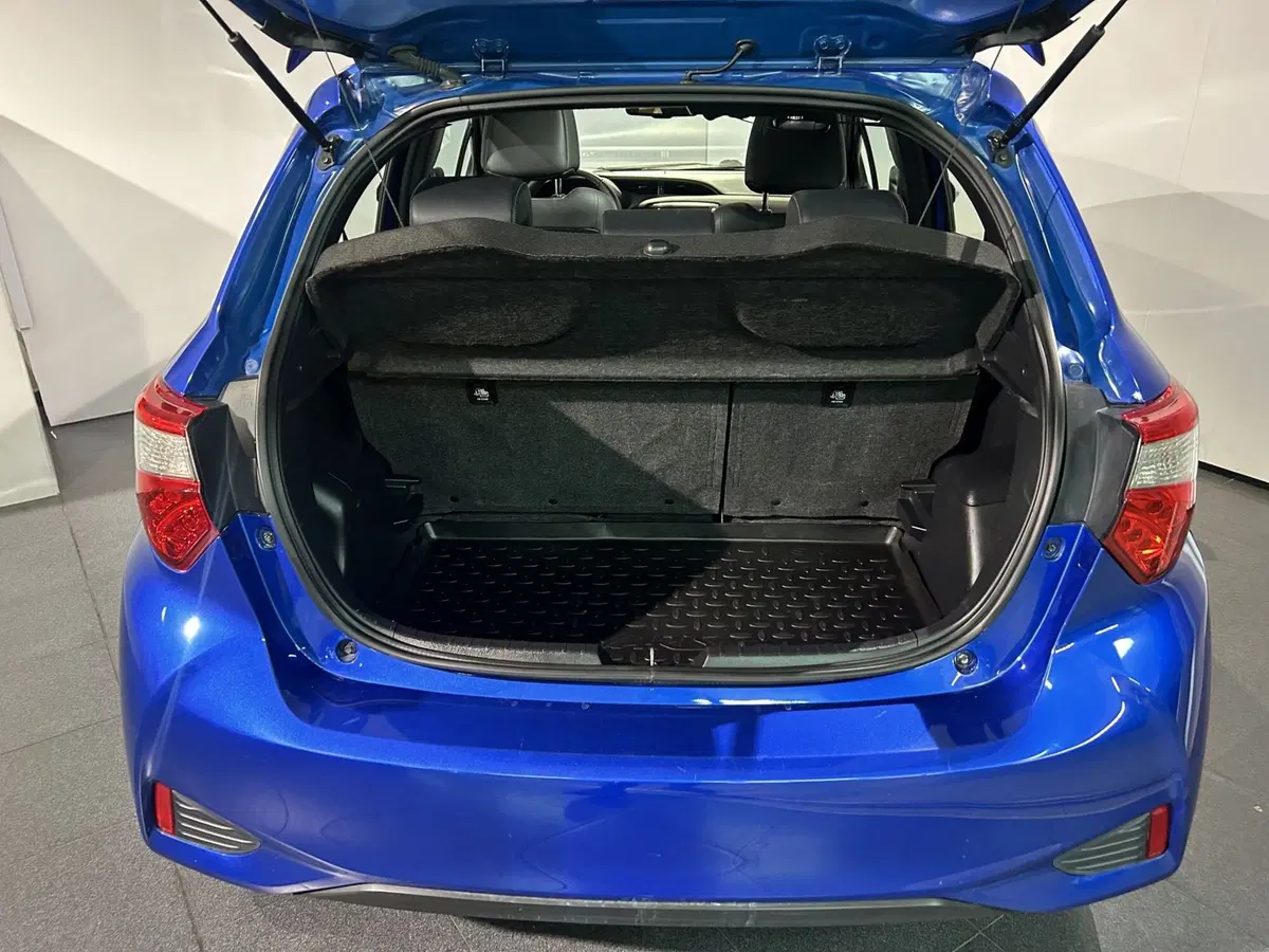 Toyota Yaris usata a Milano (11)