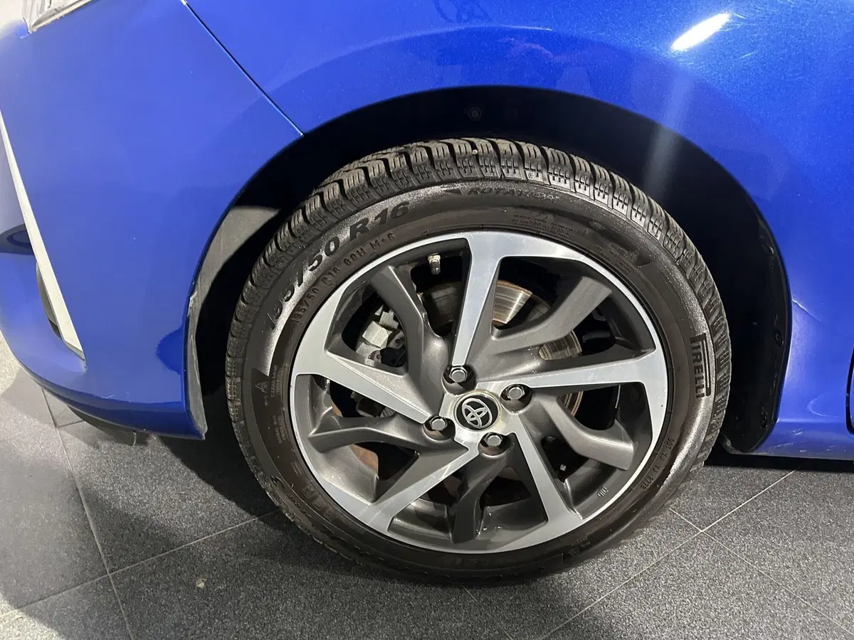 Toyota Yaris usata a Milano (15)