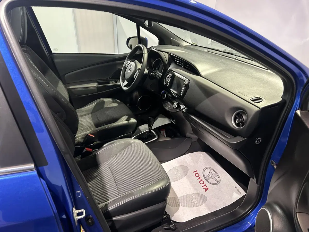 Toyota Yaris usata a Milano (6)