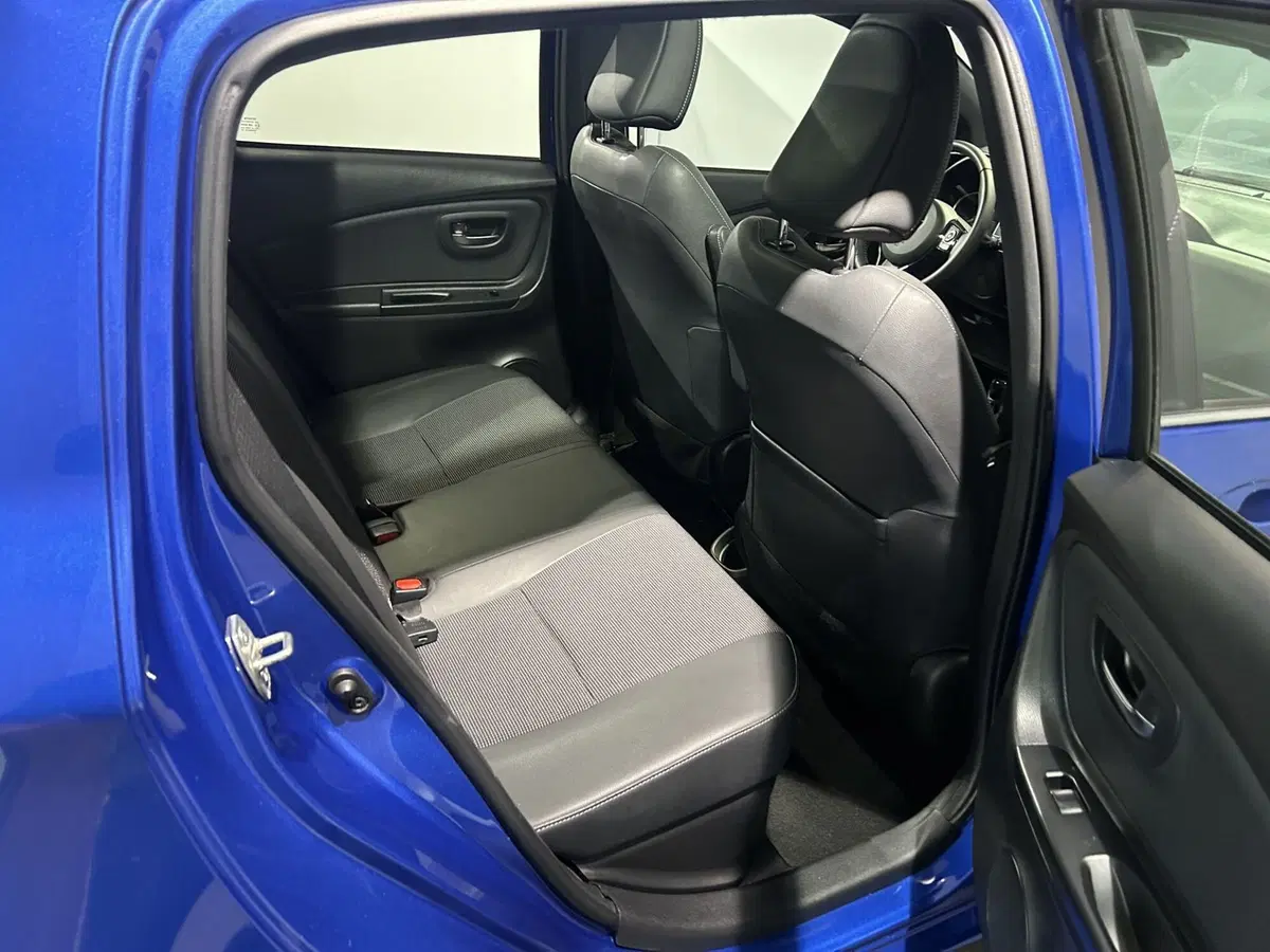 Toyota Yaris usata a Milano (8)