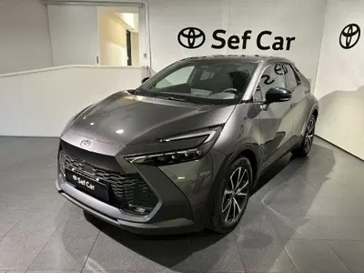 Toyota Toyota C-HR 2.0 phev Trend fwd e-cvt del 2025 usata a Milano