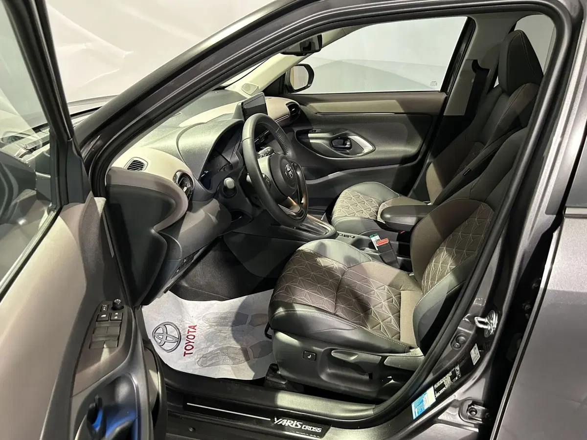 Toyota Yaris Cross usata a Milano (7)