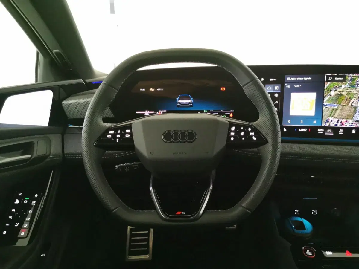 Audi A6 Avant e-Tron usata a Teramo (9)
