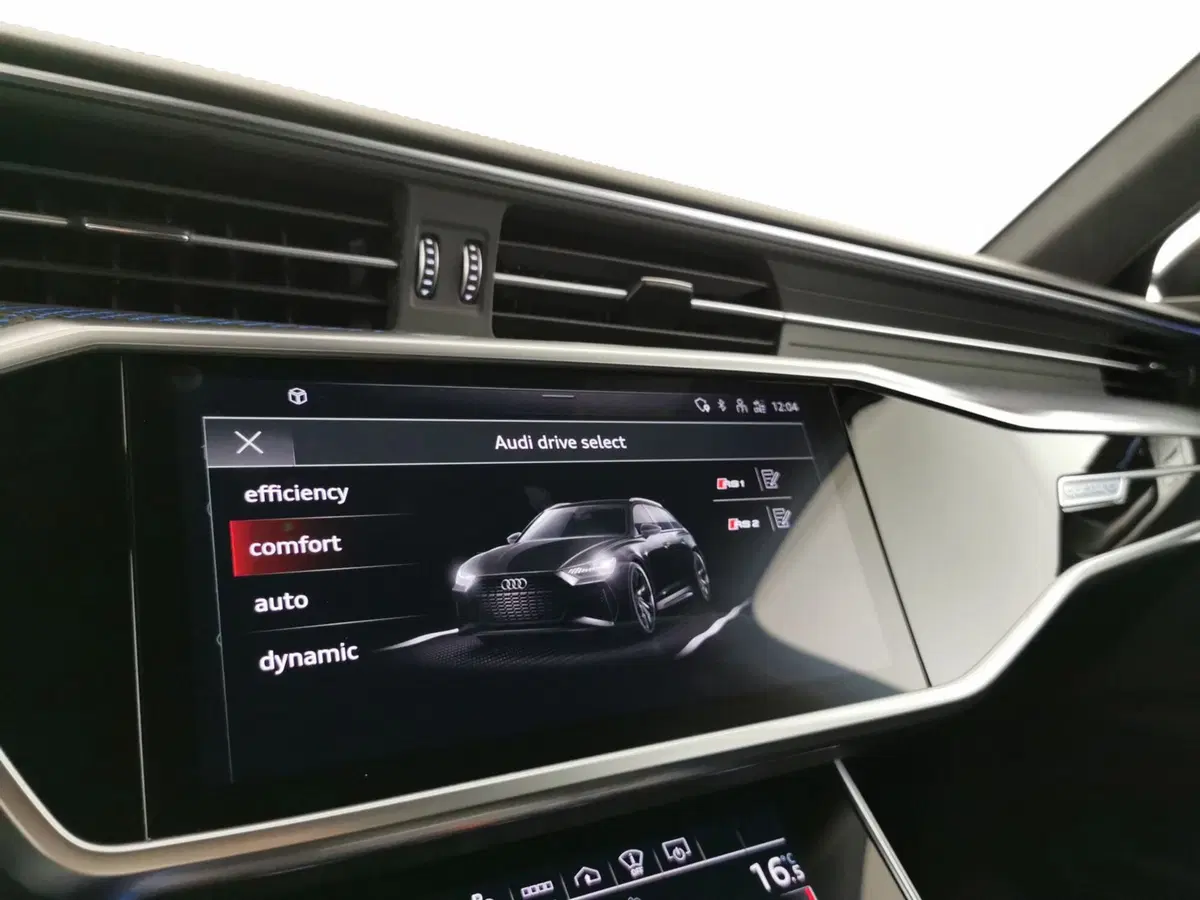 Audi A6 Avant e-Tron usata a Teramo (14)