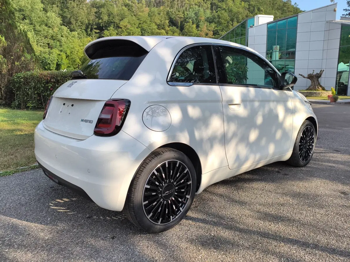 Fiat 500 nuova a La Spezia (6)
