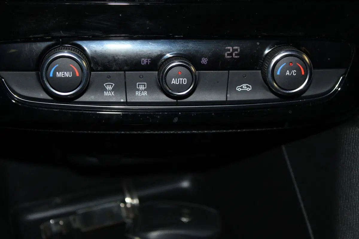 Opel Mokka usata a Cremona (13)
