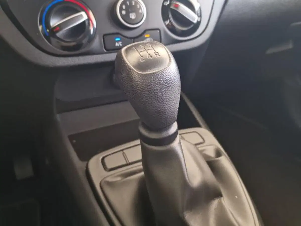 Hyundai i10 usata a Salerno (17)