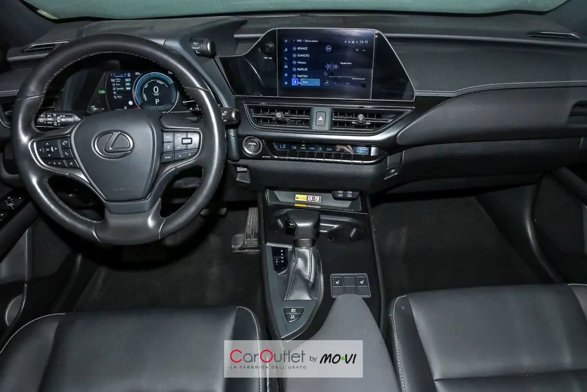 Lexus UX usata a Torino (11)