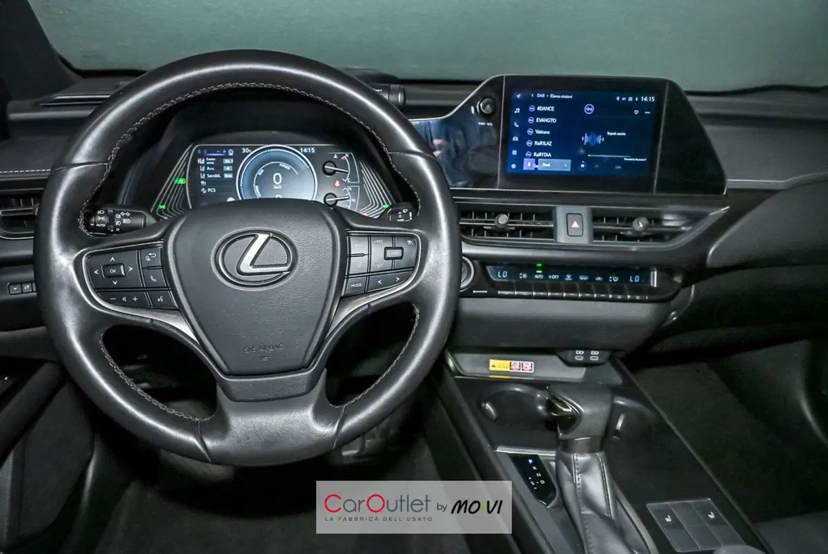 Lexus UX usata a Torino (12)
