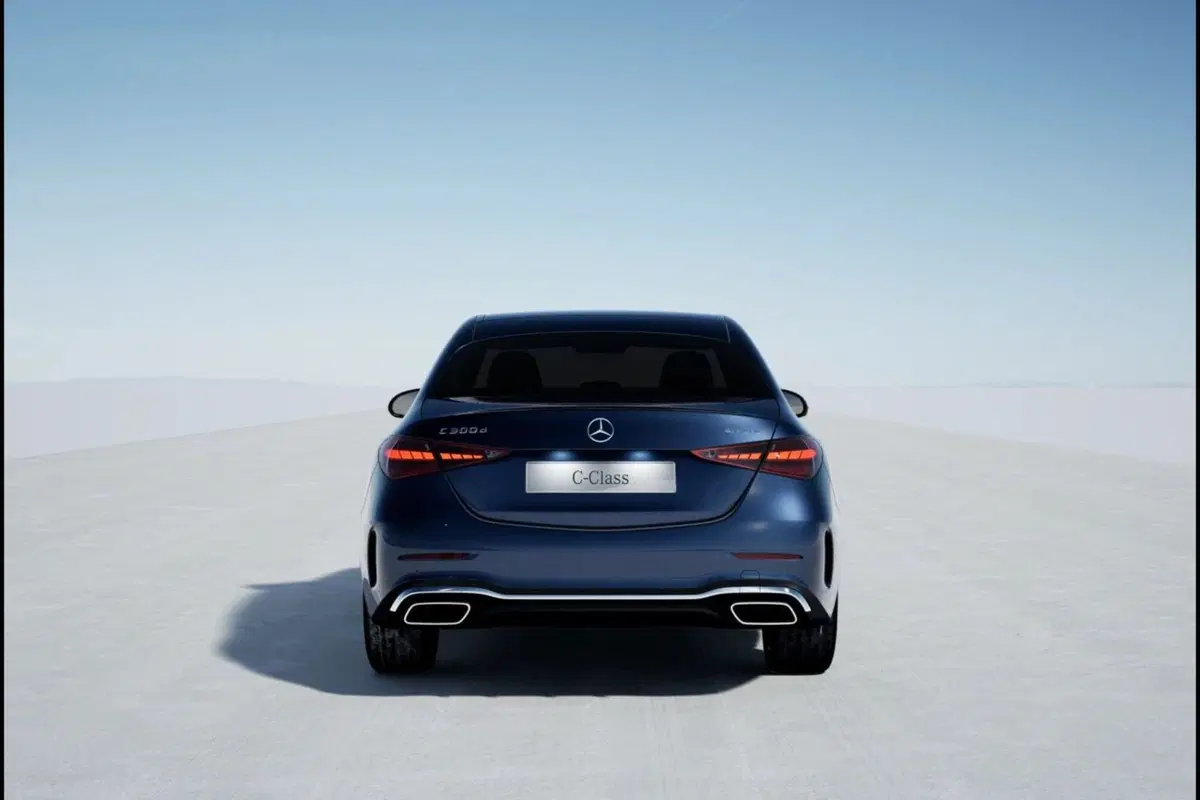 Mercedes-Benz Classe C nuova a Pescara (5)