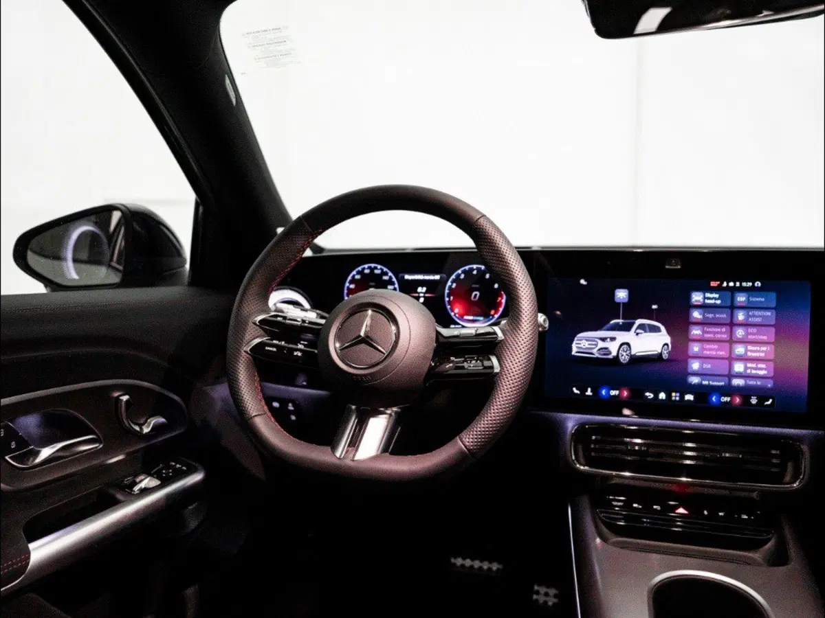 Mercedes-Benz GLB nuova a Rimini (15)