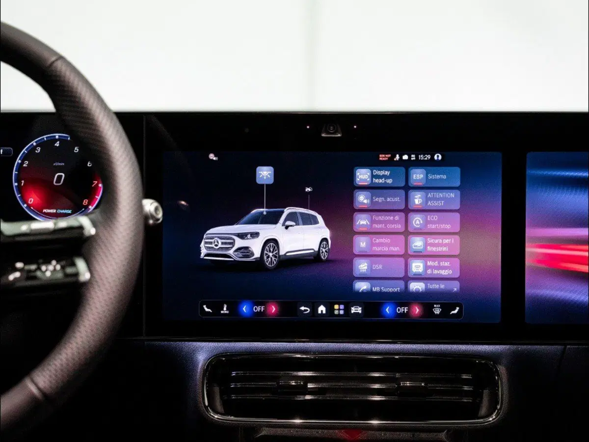 Mercedes-Benz GLB nuova a Rimini (17)