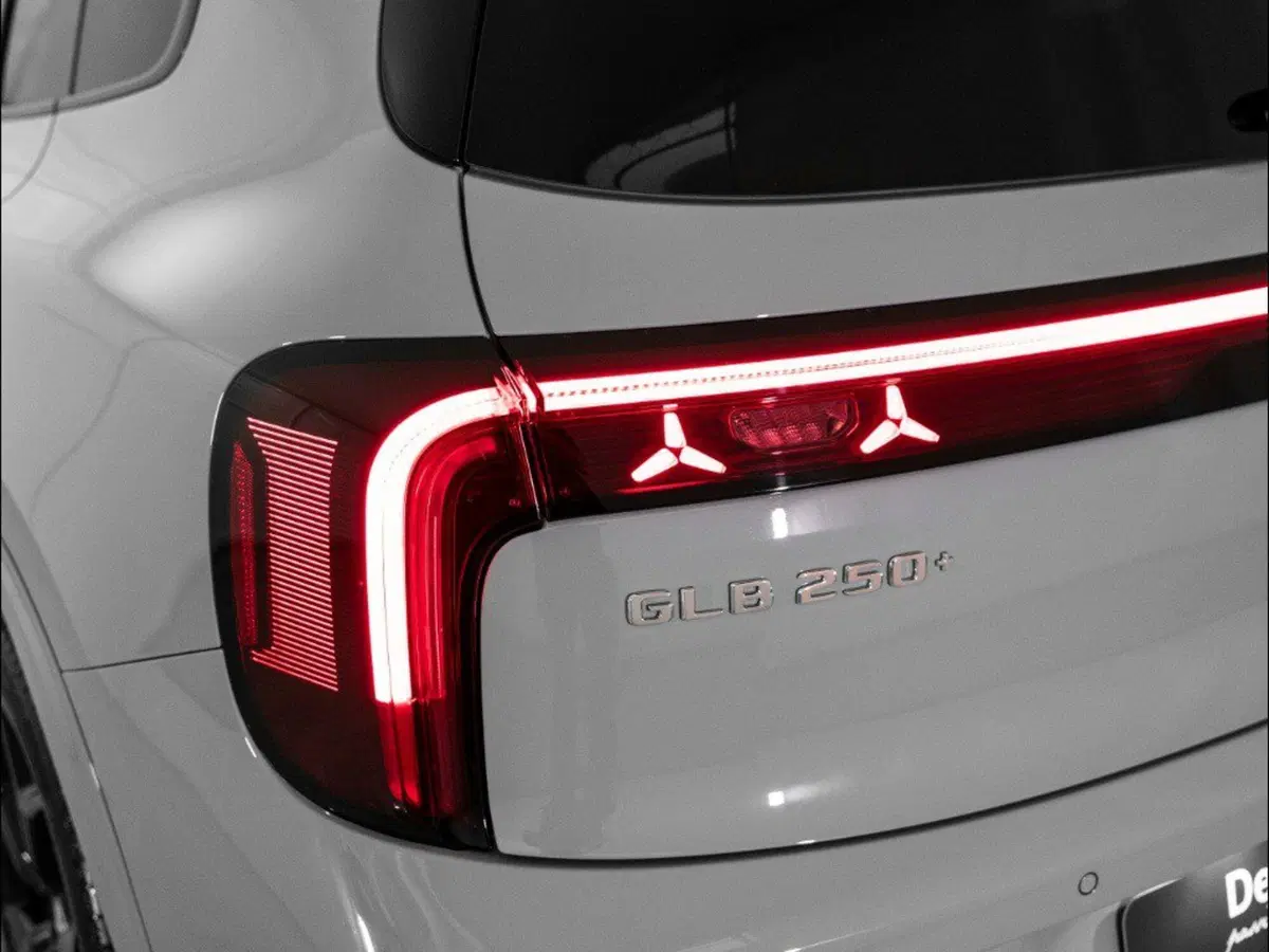 Mercedes-Benz GLB nuova a Rimini (19)