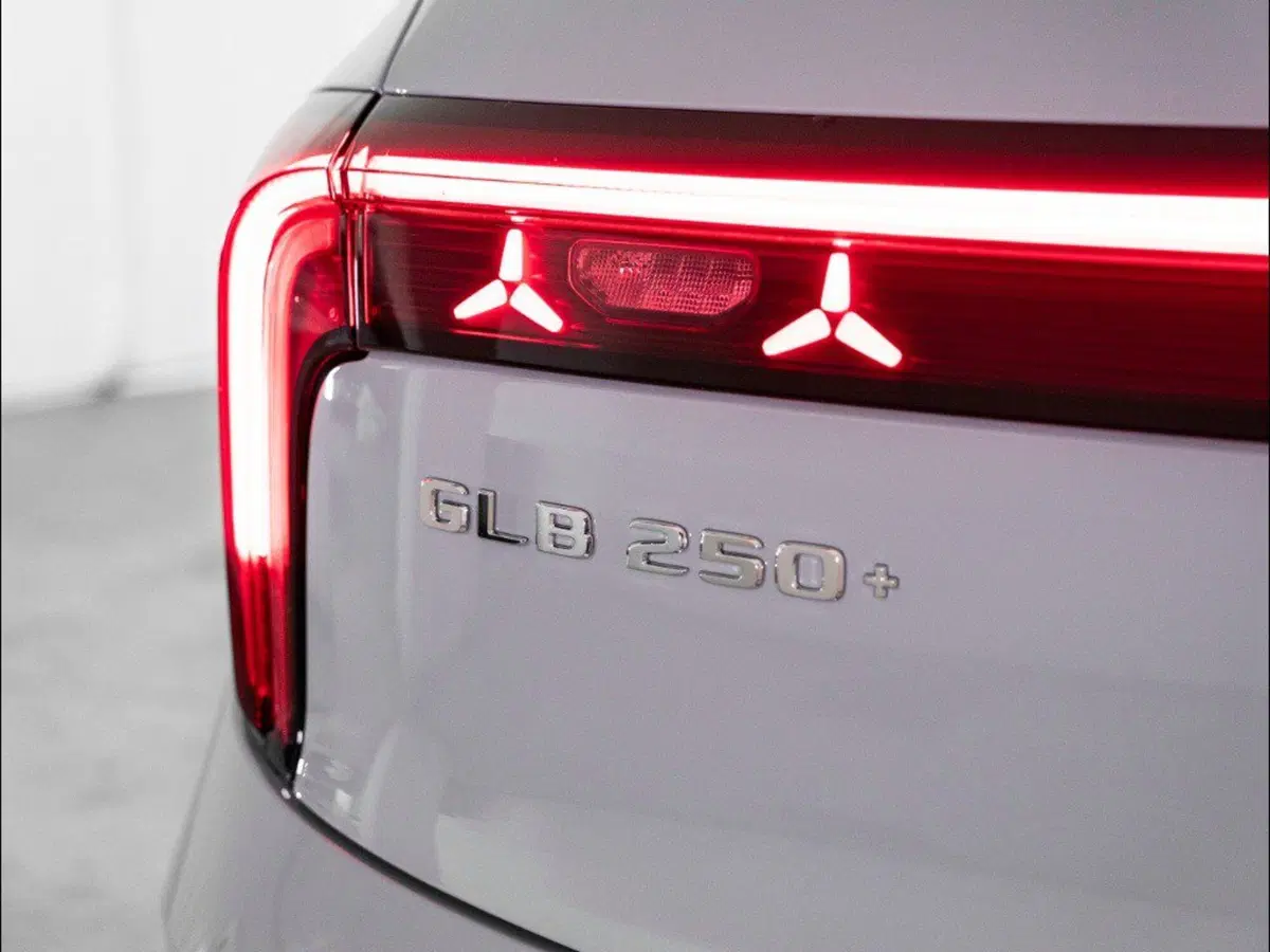 Mercedes-Benz GLB nuova a Rimini (20)