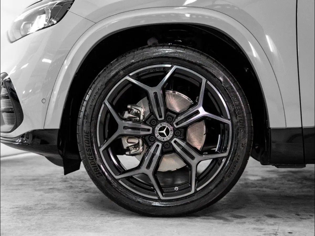 Mercedes-Benz GLB nuova a Rimini (4)