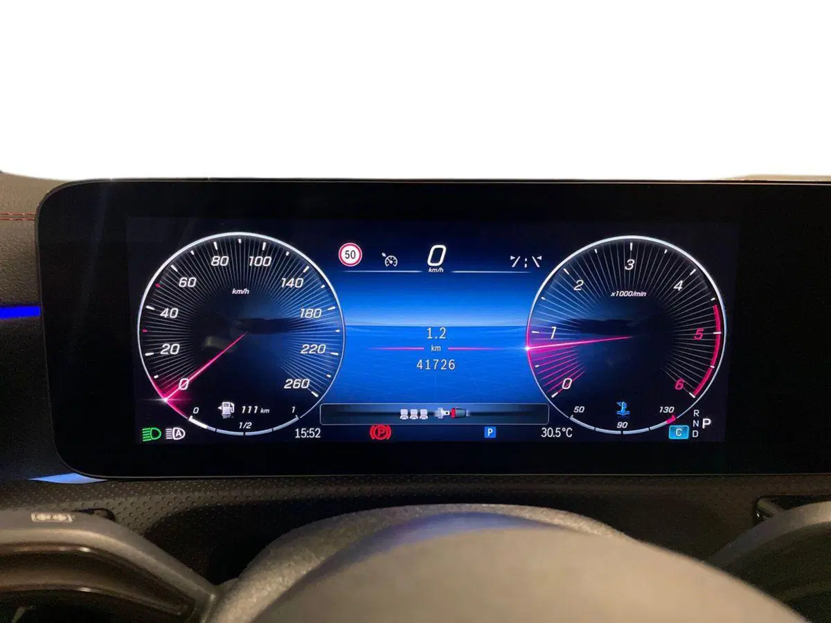 Mercedes-Benz CLA Shooting Brake usata a Ancona (9)
