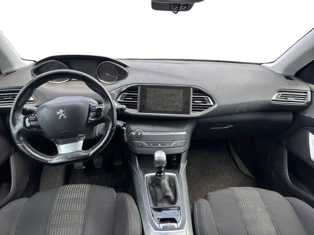 Peugeot 308 SW usata a Torino (8)