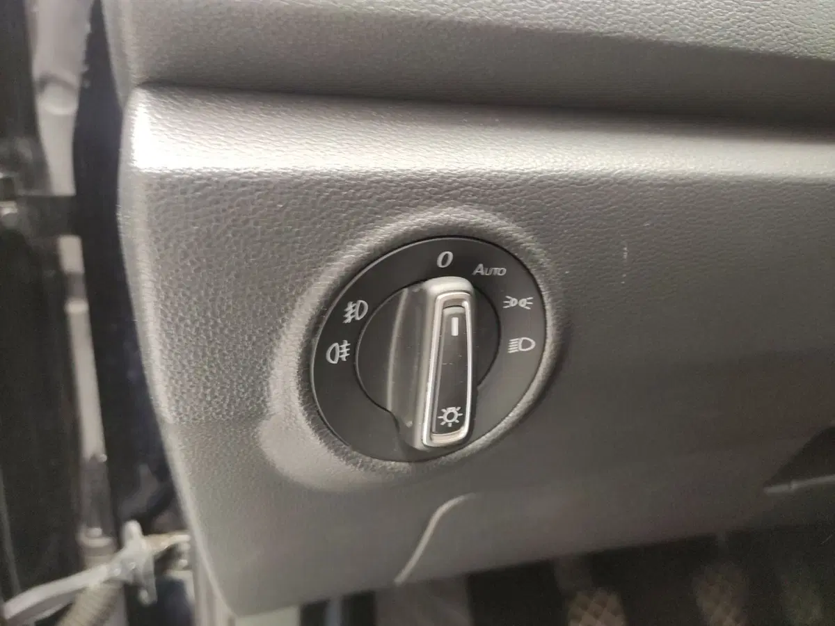 Volkswagen T-Roc usata a Avellino (17)