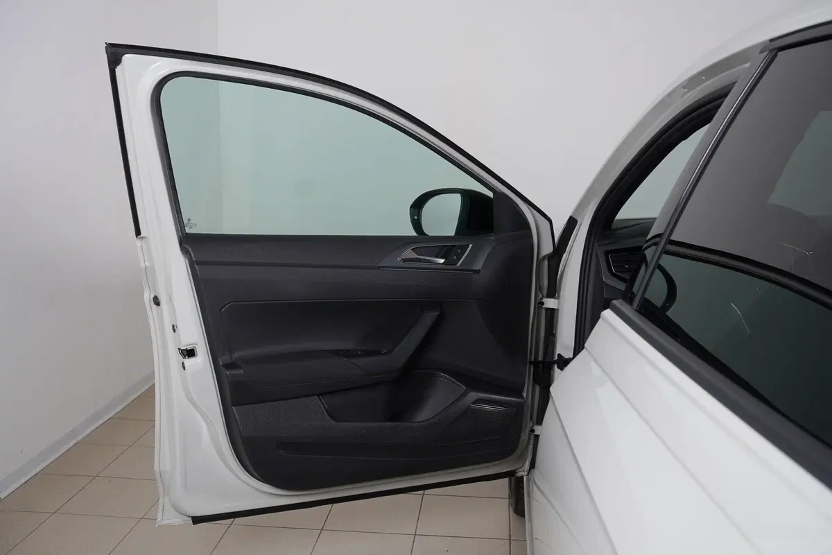 Volkswagen Taigo usata a Perugia (13)